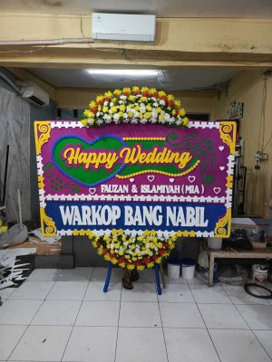 Papan Bunga di Pondok Cina
